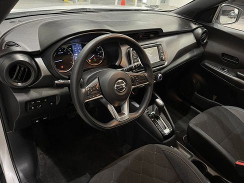 Used 2020 Nissan Kicks S image 11