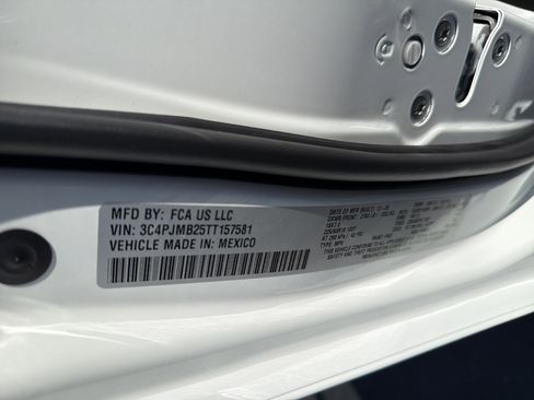 New 2026 Jeep Cherokee Limited image 38