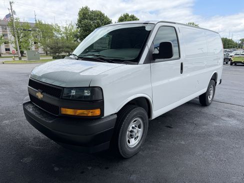 New 2026 Chevrolet Express 2500 w/ Driver Convenience Package RWD image 4