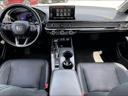 Used 2022 Honda Civic Touring image 7