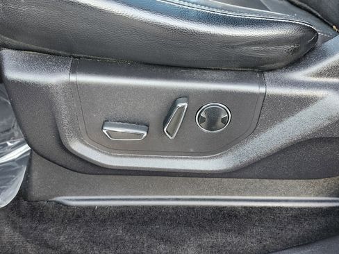 Used 2015 Ford F150 Lariat image 29