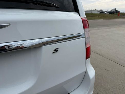 Used 2014 Chrysler Town & Country S image 7