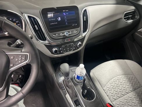 Used 2023 Chevrolet Equinox LT AWD/4WD image 6