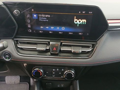 Used 2024 Chevrolet TrailBlazer RS w/ Driver Confidence Package image 13