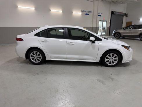 Used 2026 Toyota Corolla LE FWD image 9