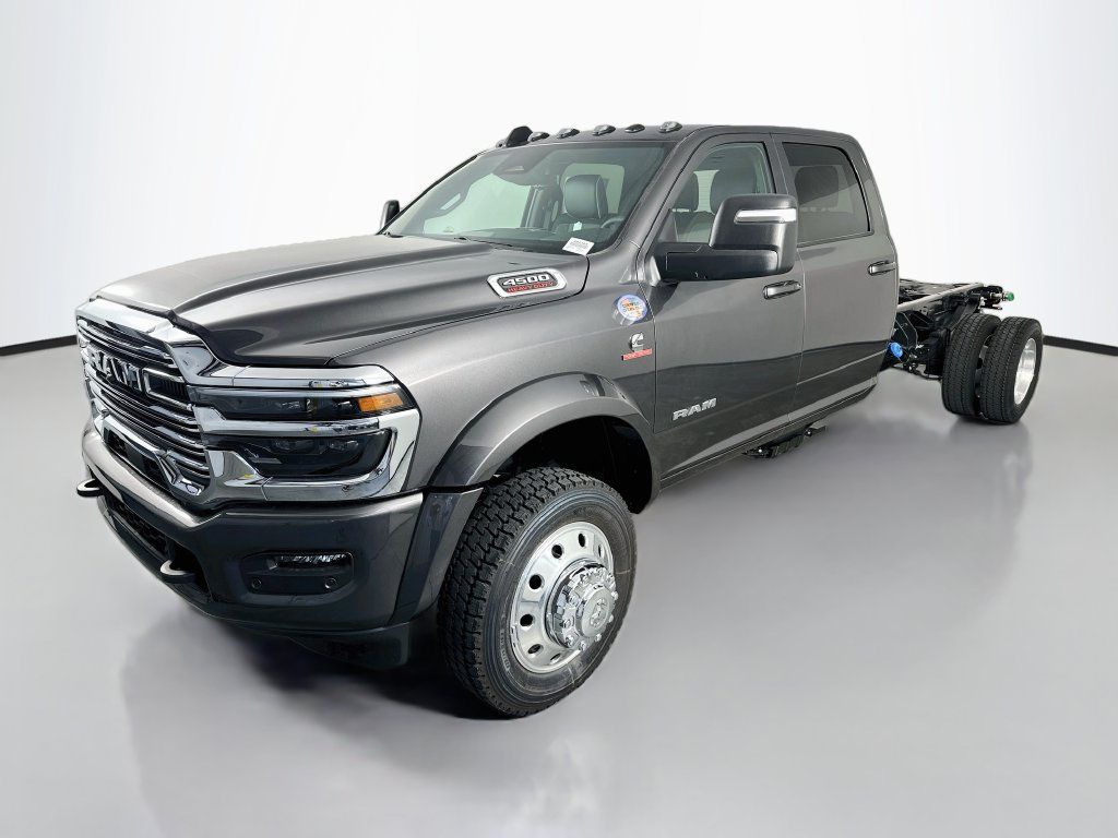 New 2026 RAM 4500 4x4 Crew Cab DRW w/ Laramie Trim Package image 3