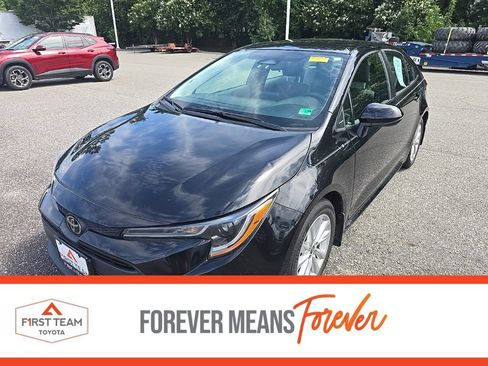 Used 2024 Toyota Corolla LE w/ LE Convenience Package FWD image 1