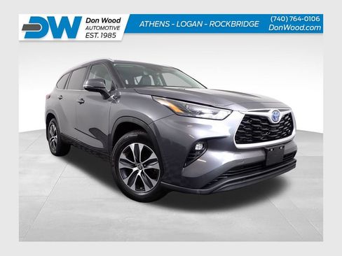 Used 2023 Toyota Highlander XLE AWD/4WD image 1