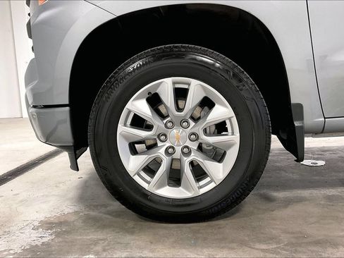 Used 2026 Chevrolet Silverado 1500 Custom RWD image 10