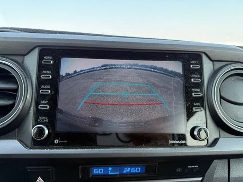 Used 2021 Toyota Tacoma TRD Off-Road w/ Technology Package AWD/4WD image 19
