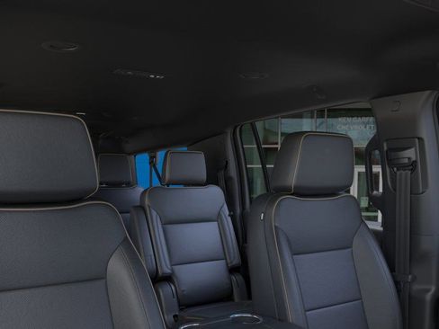 New 2025 Chevrolet Suburban Premier image 26