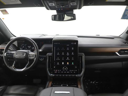 Used 2025 GMC Yukon Denali AWD/4WD image 16