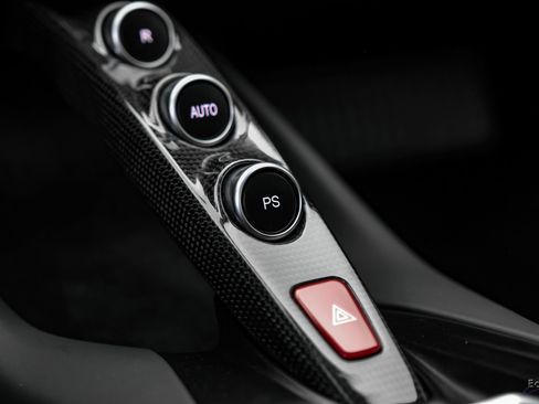 Used 2019 Ferrari 812 Superfast RWD image 71