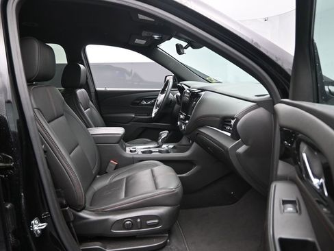 Used 2023 Chevrolet Traverse RS image 31