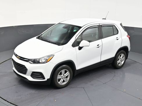Used 2021 Chevrolet Trax LS AWD/4WD image 13