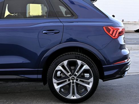 Used 2021 Audi Q3 2.0T Premium Plus w/ Premium Plus Package AWD/4WD image 37