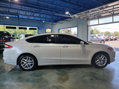 Used 2014 Ford Fusion SE image 9