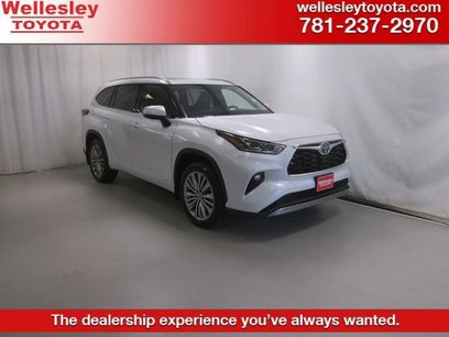 Used 2023 Toyota Highlander Platinum