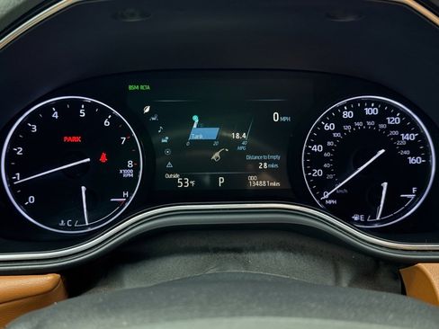 Used 2019 Toyota Avalon Limited image 4