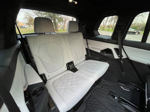 Used 2026 BMW X7 xDrive40i w/ M Sport Package image 28