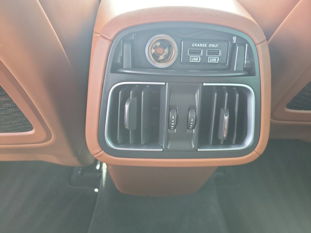 Used 2021 Maserati Levante GranLusso AWD/4WD image 22