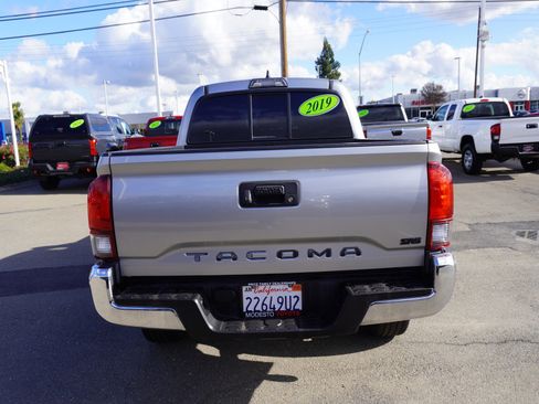 Used 2019 Toyota Tacoma SR5 image 10