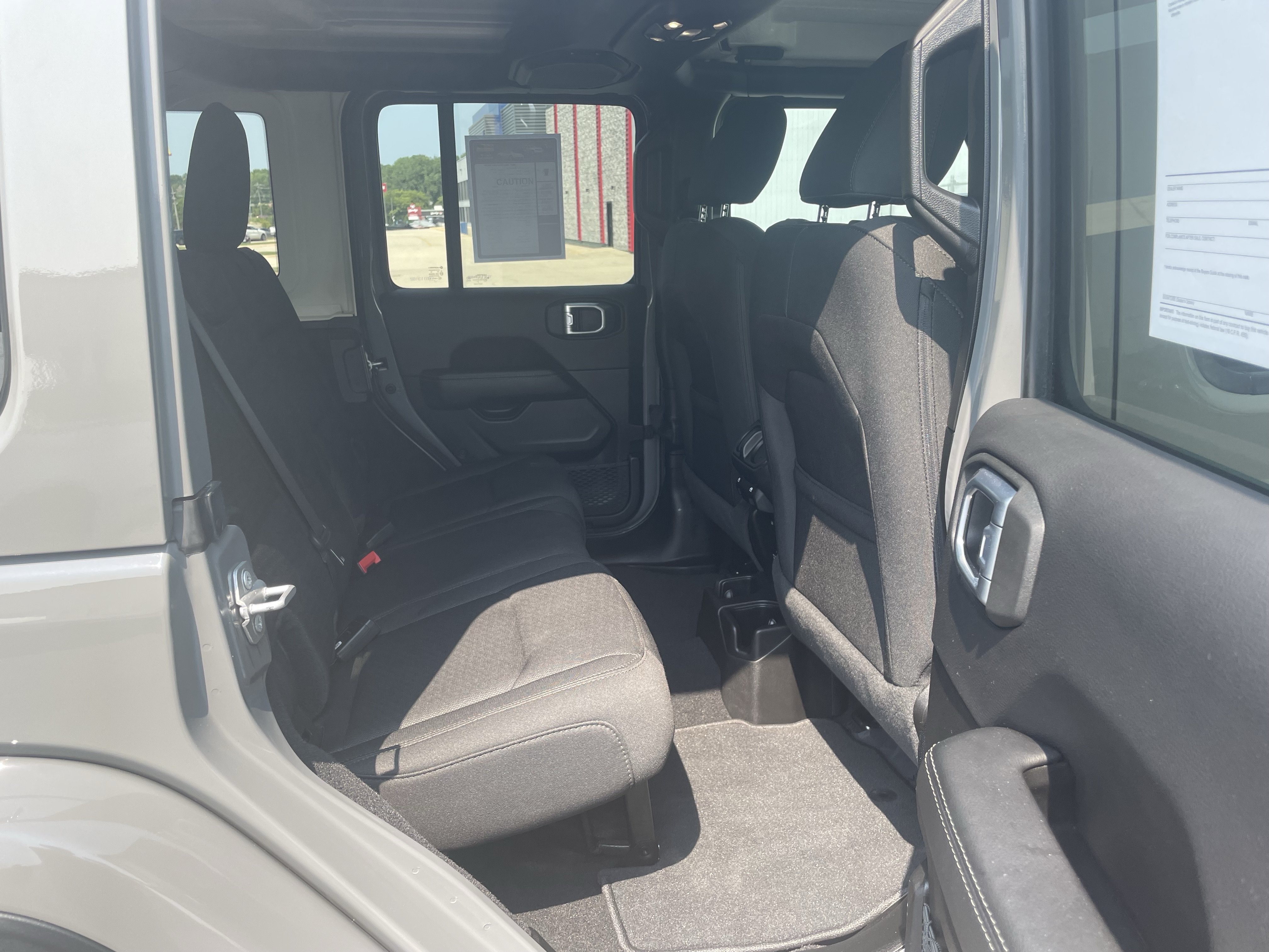 Used 2021 Jeep Wrangler Unlimited Sahara AWD/4WD image 28