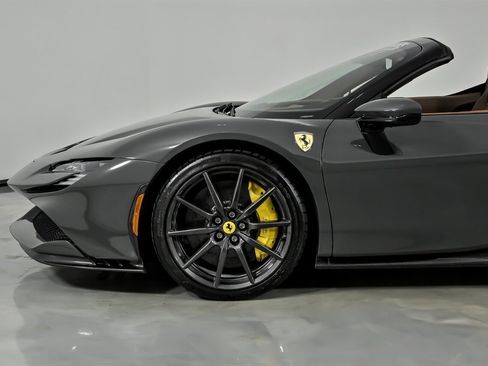Used 2024 Ferrari SF90 Spider image 6