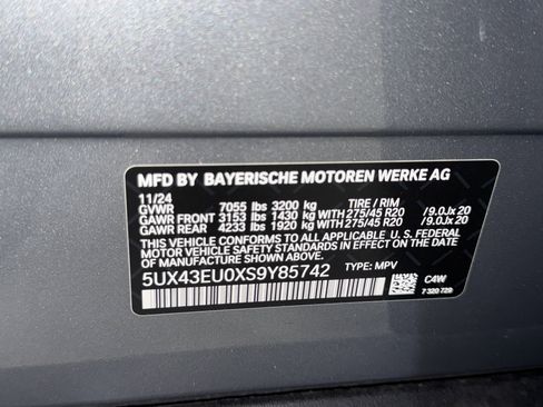 Certified 2025 BMW X5 xDrive50e w/ Premium Package image 38