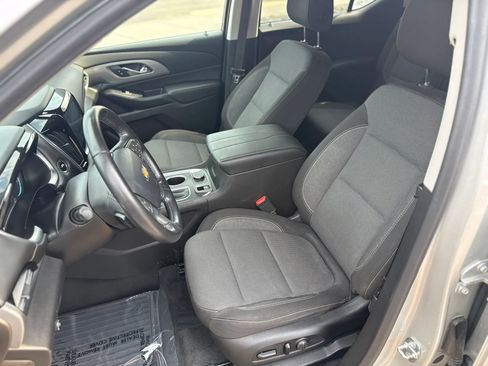 Used 2020 Chevrolet Traverse LT FWD image 10