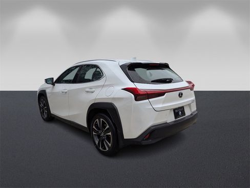 Used 2021 Lexus UX 200 w/ Premium Package image 7