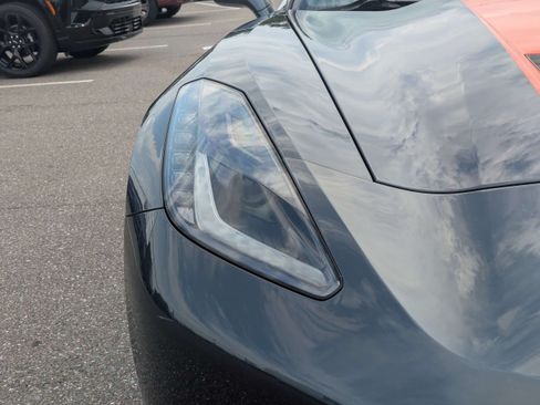 Used 2019 Chevrolet Corvette Stingray Coupe w/ 1LT RWD image 9