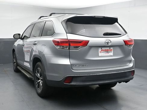 Used 2019 Toyota Highlander LE FWD image 6