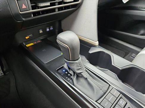 Used 2026 Toyota Camry SE w/ Convenience Package FWD image 12