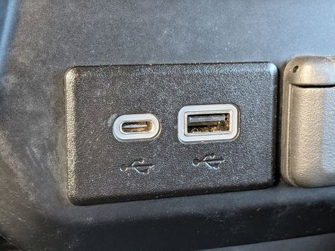 Used 2023 GMC Sierra 2500 AT4 image 20