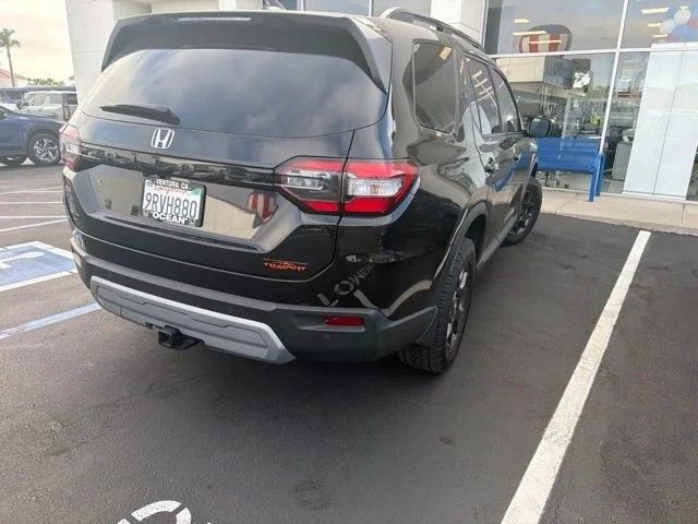 Certified 2025 Honda Pilot TrailSport image 25