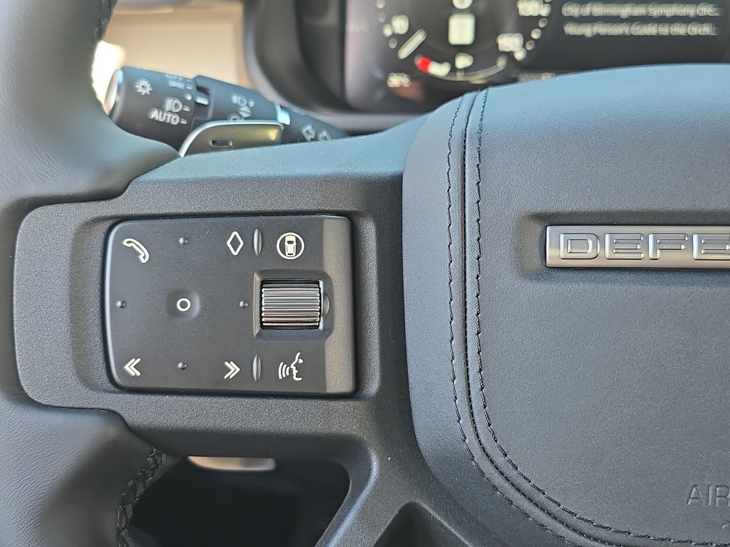 New 2026 Land Rover Defender 90 V8 AWD/4WD image 17