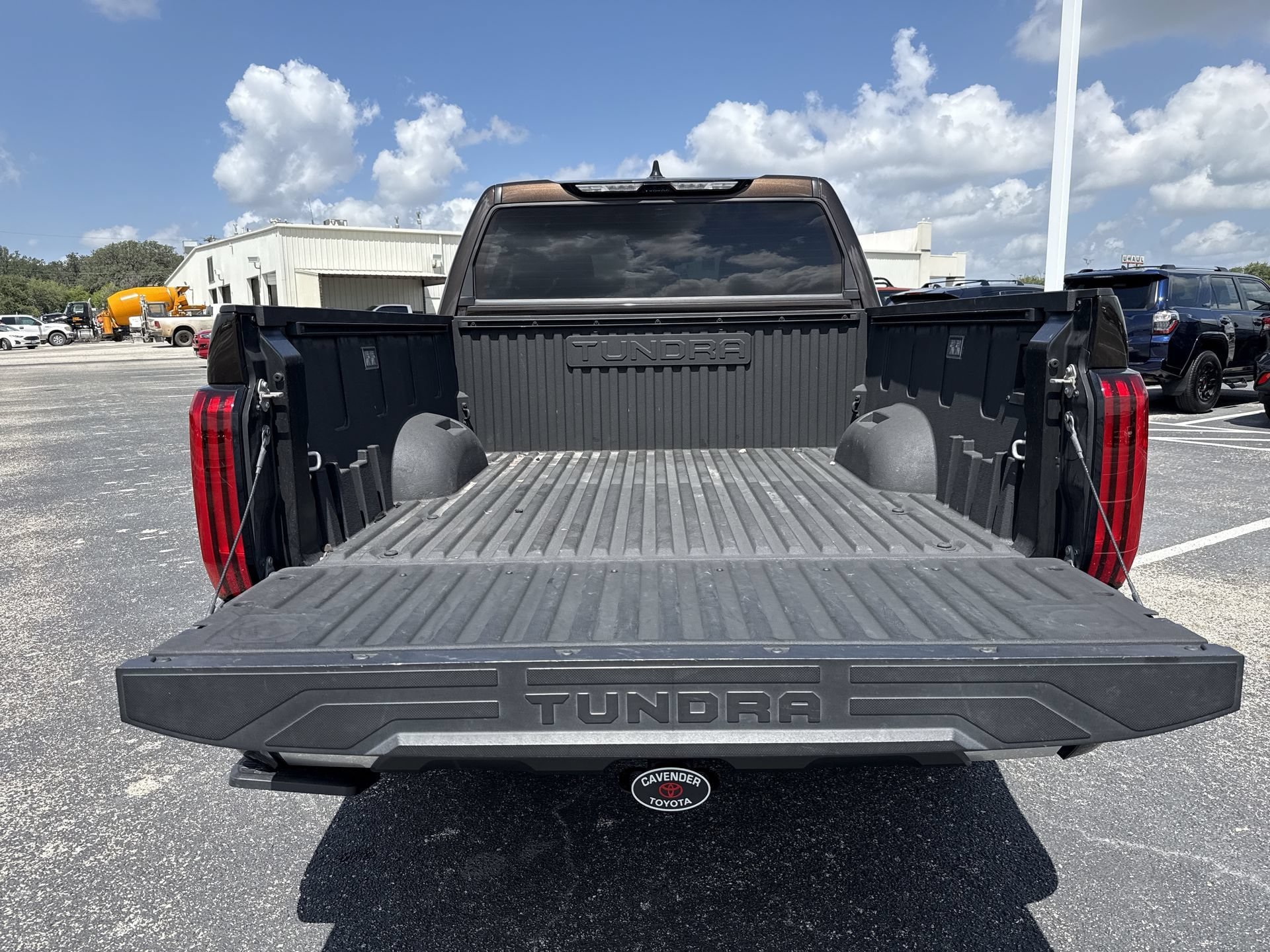 Used 2023 Toyota Tundra Limited w/ Power Package AWD/4WD image 21