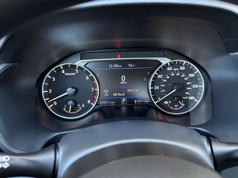 Used 2025 Nissan Altima 2.5 SV FWD image 41
