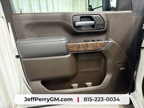 Used 2021 GMC Sierra 2500 Denali w/ Denali Ultimate Package AWD/4WD image 12