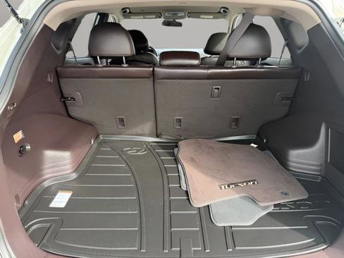 Used 2011 Hyundai Tucson GLS image 34