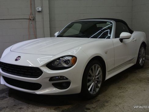 Used 2017 FIAT 124 Spider Lusso image 2
