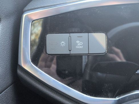 Used 2020 Audi Q3 2.0T Premium Plus image 13