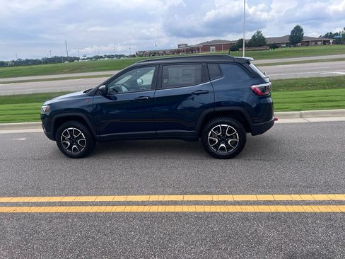 New 2026 Jeep Compass Trailhawk AWD/4WD image 9