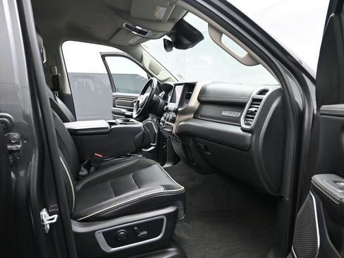 Used 2022 RAM 1500 Laramie AWD/4WD image 16
