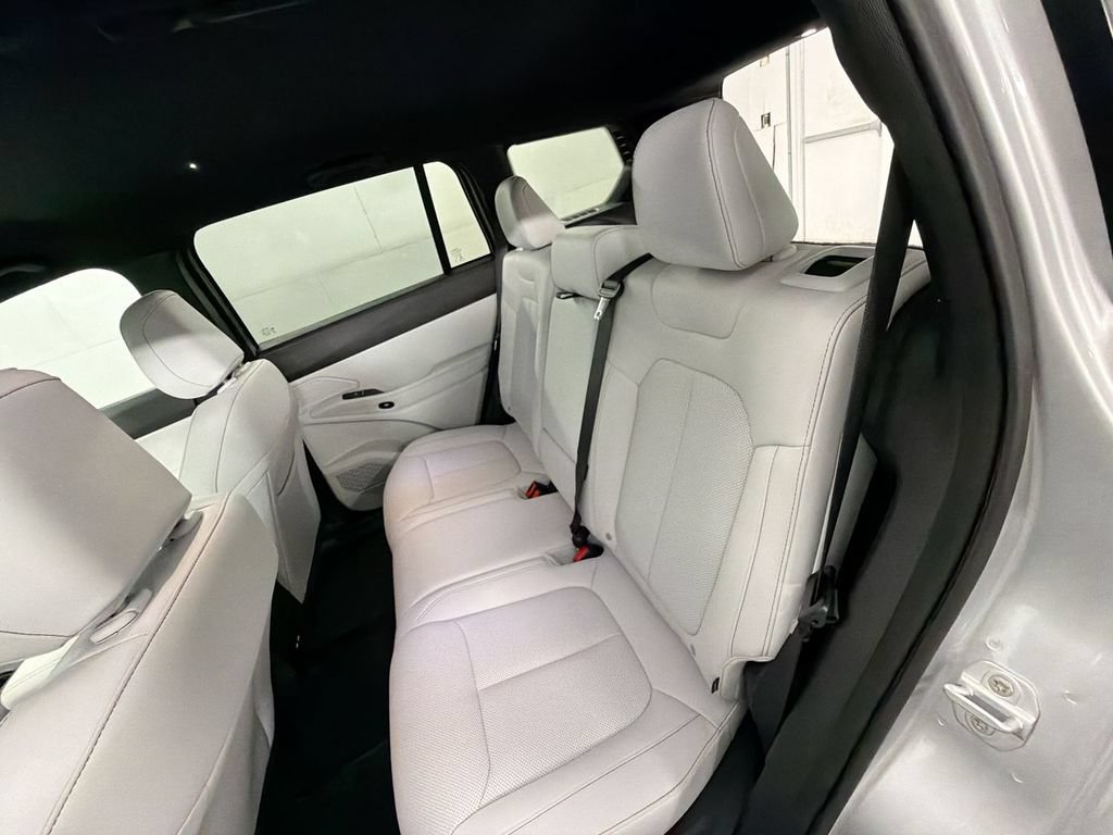 Used 2026 Jeep Cherokee Limited AWD/4WD image 23