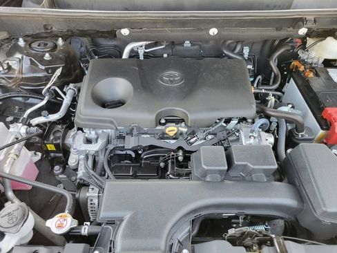 Used 2024 Toyota RAV4 XLE FWD image 25