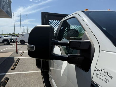 Used 2017 Ford F550 2WD Regular Cab Super Duty image 16