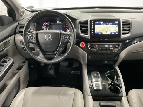 Certified 2017 Honda Pilot Touring image 20