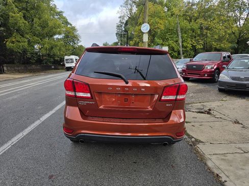 Used 2014 Dodge Journey SXT w/ Flexible Seating Group image 5